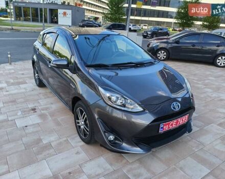Сірий Тойота Aqua, об'ємом двигуна 1.5 л та пробігом 69 тис. км за 12700 $, фото 4 на Automoto.ua