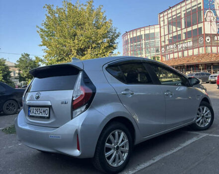 Серый Тойота Aqua, объемом двигателя 1.5 л и пробегом 88 тыс. км за 11400 $, фото 4 на Automoto.ua