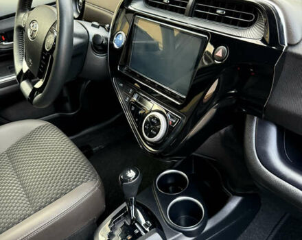 Серый Тойота Aqua, объемом двигателя 1.5 л и пробегом 57 тыс. км за 14900 $, фото 83 на Automoto.ua
