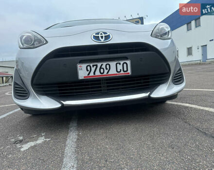 Серый Тойота Aqua, объемом двигателя 1.5 л и пробегом 49 тыс. км за 13500 $, фото 2 на Automoto.ua