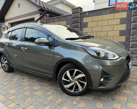 Серый Тойота Aqua, объемом двигателя 1.5 л и пробегом 57 тыс. км за 14900 $, фото 1 на Automoto.ua