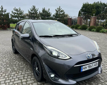 Серый Тойота Aqua, объемом двигателя 1.5 л и пробегом 162 тыс. км за 11650 $, фото 1 на Automoto.ua