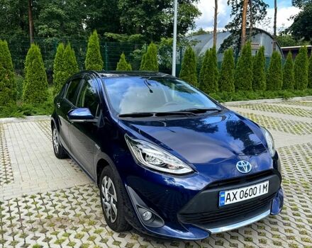 Серый Тойота Aqua, объемом двигателя 2.5 л и пробегом 42 тыс. км за 13600 $, фото 1 на Automoto.ua