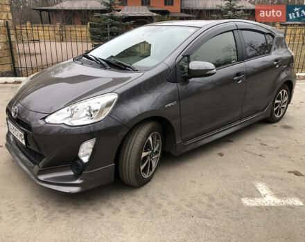 Серый Тойота Aqua, объемом двигателя 1.5 л и пробегом 64 тыс. км за 13500 $, фото 1 на Automoto.ua