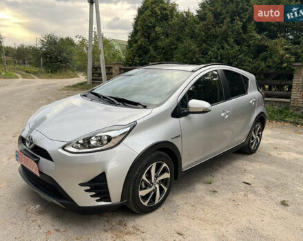 Серый Тойота Aqua, объемом двигателя 1.5 л и пробегом 80 тыс. км за 12999 $, фото 1 на Automoto.ua