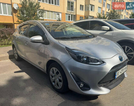 Серый Тойота Aqua, объемом двигателя 1.5 л и пробегом 92 тыс. км за 12400 $, фото 1 на Automoto.ua