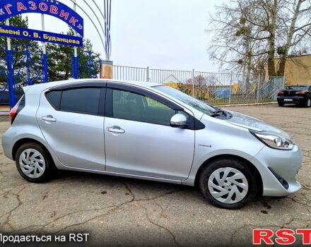 Серый Тойота Aqua, объемом двигателя 1.5 л и пробегом 88 тыс. км за 12500 $, фото 1 на Automoto.ua