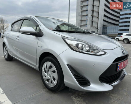 Серый Тойота Aqua, объемом двигателя 1.5 л и пробегом 64 тыс. км за 12900 $, фото 1 на Automoto.ua