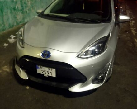 Серый Тойота Aqua, объемом двигателя 1.5 л и пробегом 61 тыс. км за 13500 $, фото 1 на Automoto.ua