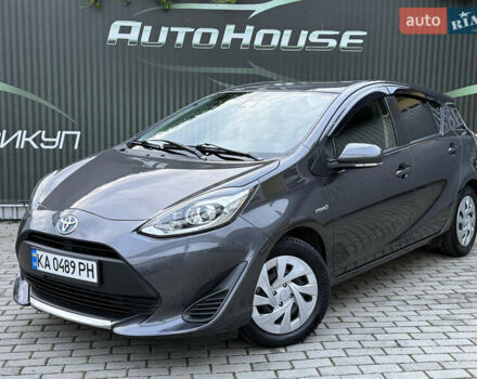 Серый Тойота Aqua, объемом двигателя 1.5 л и пробегом 74 тыс. км за 12900 $, фото 1 на Automoto.ua