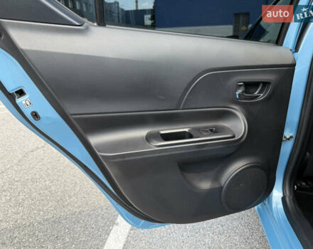 Синій Тойота Aqua, об'ємом двигуна 1.5 л та пробігом 83 тис. км за 11500 $, фото 28 на Automoto.ua