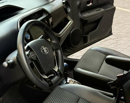 Синий Тойота Aqua, объемом двигателя 1.5 л и пробегом 48 тыс. км за 13700 $, фото 9 на Automoto.ua