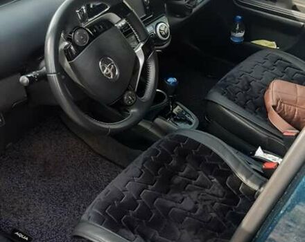 Синій Тойота Aqua, об'ємом двигуна 1.5 л та пробігом 63 тис. км за 14700 $, фото 10 на Automoto.ua