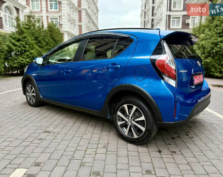 Синий Тойота Aqua, объемом двигателя 1.5 л и пробегом 52 тыс. км за 13500 $, фото 4 на Automoto.ua