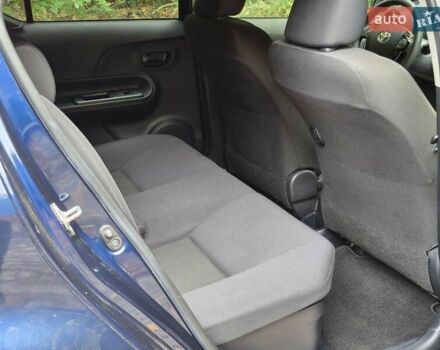 Синий Тойота Aqua, объемом двигателя 1.5 л и пробегом 76 тыс. км за 12799 $, фото 4 на Automoto.ua