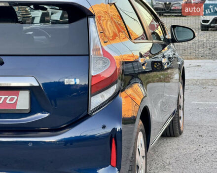 Синий Тойота Aqua, объемом двигателя 1.5 л и пробегом 81 тыс. км за 12000 $, фото 81 на Automoto.ua