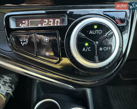 Зелений Тойота Aqua, об'ємом двигуна 1.5 л та пробігом 62 тис. км за 14950 $, фото 8 на Automoto.ua