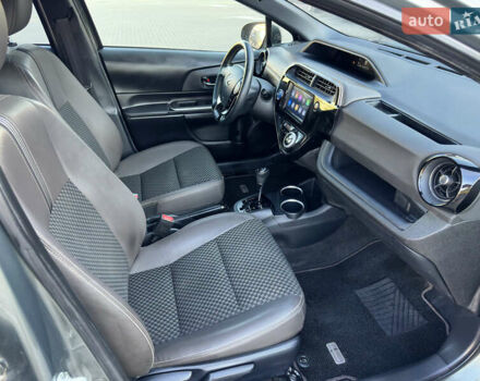 Зелений Тойота Aqua, об'ємом двигуна 1.5 л та пробігом 62 тис. км за 14950 $, фото 42 на Automoto.ua
