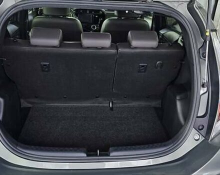 Зелений Тойота Aqua, об'ємом двигуна 1.5 л та пробігом 82 тис. км за 15900 $, фото 39 на Automoto.ua