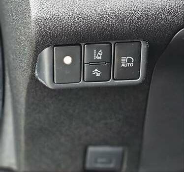 Зелений Тойота Aqua, об'ємом двигуна 1.5 л та пробігом 82 тис. км за 15900 $, фото 45 на Automoto.ua