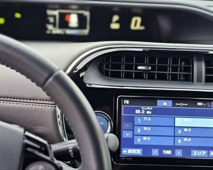 Зелений Тойота Aqua, об'ємом двигуна 1.5 л та пробігом 82 тис. км за 15900 $, фото 53 на Automoto.ua