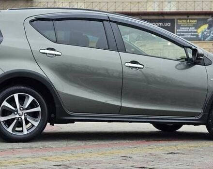 Зелений Тойота Aqua, об'ємом двигуна 1.5 л та пробігом 82 тис. км за 15900 $, фото 25 на Automoto.ua