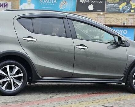 Зелений Тойота Aqua, об'ємом двигуна 1.5 л та пробігом 82 тис. км за 15900 $, фото 24 на Automoto.ua