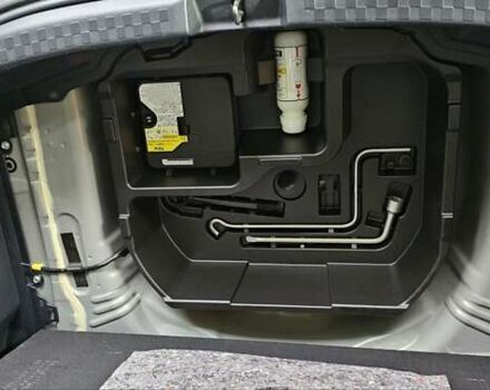 Зелений Тойота Aqua, об'ємом двигуна 1.5 л та пробігом 82 тис. км за 15900 $, фото 40 на Automoto.ua