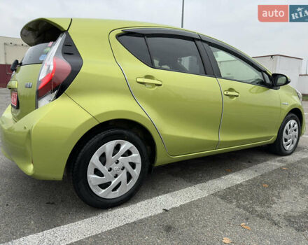 Зелений Тойота Aqua, об'ємом двигуна 1.5 л та пробігом 108 тис. км за 12900 $, фото 25 на Automoto.ua