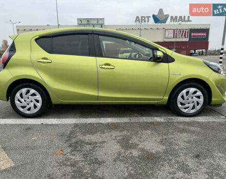 Зелений Тойота Aqua, об'ємом двигуна 1.5 л та пробігом 108 тис. км за 12900 $, фото 23 на Automoto.ua