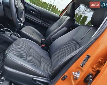 Оранжевый Тойота Aqua, объемом двигателя 1.5 л и пробегом 97 тыс. км за 13400 $, фото 31 на Automoto.ua