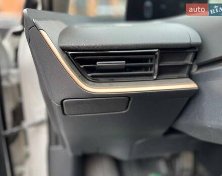 Белый Тойота bZ3, объемом двигателя 0 л и пробегом 85 тыс. км за 20666 $, фото 49 на Automoto.ua