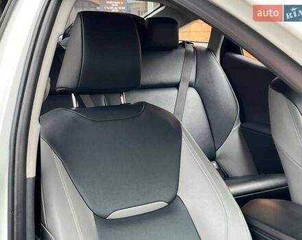 Белый Тойота bZ3, объемом двигателя 0 л и пробегом 85 тыс. км за 20666 $, фото 26 на Automoto.ua