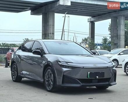 Серый Тойота bZ3, объемом двигателя 0 л и пробегом 1 тыс. км за 18750 $, фото 2 на Automoto.ua