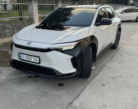 Белый Тойота bZ4X, объемом двигателя 0 л и пробегом 62 тыс. км за 24800 $, фото 1 на Automoto.ua