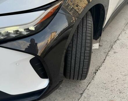 Белый Тойота bZ4X, объемом двигателя 0 л и пробегом 62 тыс. км за 24800 $, фото 8 на Automoto.ua