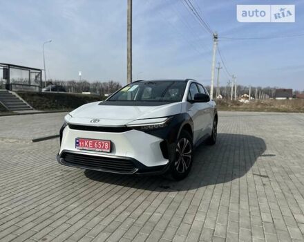 Белый Тойота bZ4X, объемом двигателя 0 л и пробегом 1 тыс. км за 27300 $, фото 7 на Automoto.ua