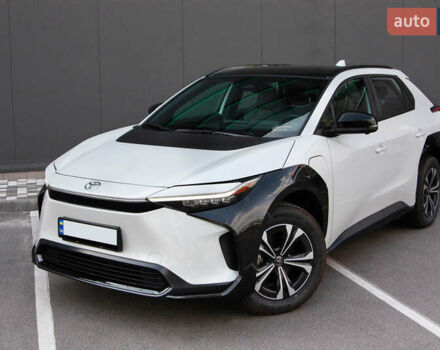 Білий Тойота bZ4X, об'ємом двигуна 0 л та пробігом 1 тис. км за 25900 $, фото 2 на Automoto.ua