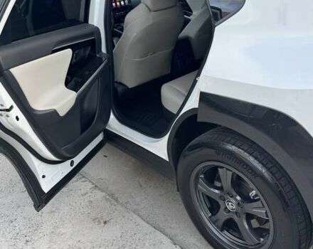 Белый Тойота bZ4X, объемом двигателя 0 л и пробегом 62 тыс. км за 24800 $, фото 9 на Automoto.ua