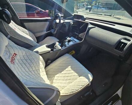 Білий Тойота bZ4X, об'ємом двигуна 0 л та пробігом 16 тис. км за 23900 $, фото 4 на Automoto.ua
