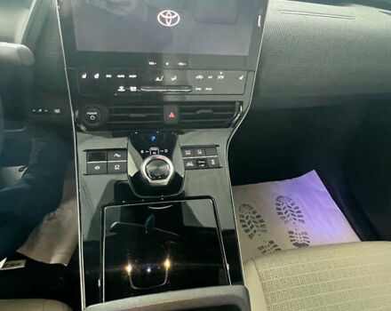 Белый Тойота bZ4X, объемом двигателя 0 л и пробегом 14 тыс. км за 26000 $, фото 6 на Automoto.ua