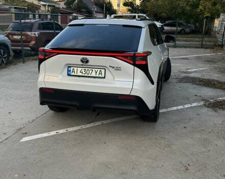 Белый Тойота bZ4X, объемом двигателя 0 л и пробегом 62 тыс. км за 24800 $, фото 2 на Automoto.ua