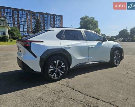 Білий Тойота bZ4X, об'ємом двигуна 0 л та пробігом 16 тис. км за 23900 $, фото 8 на Automoto.ua