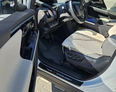 Білий Тойота bZ4X, об'ємом двигуна 0 л та пробігом 16 тис. км за 23900 $, фото 2 на Automoto.ua