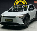 Белый Тойота bZ4X, объемом двигателя 0 л и пробегом 9 тыс. км за 27000 $, фото 2 на Automoto.ua