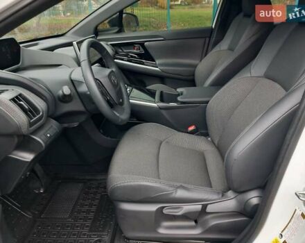 Білий Тойота bZ4X, об'ємом двигуна 0 л та пробігом 48 тис. км за 25300 $, фото 18 на Automoto.ua