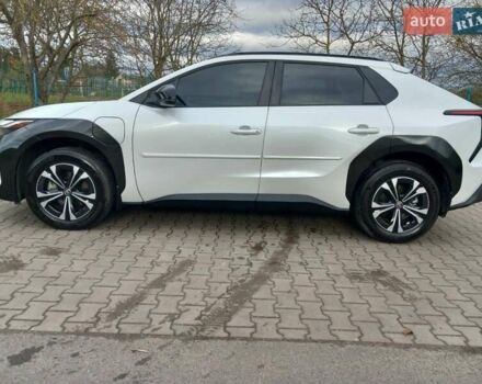 Білий Тойота bZ4X, об'ємом двигуна 0 л та пробігом 48 тис. км за 25300 $, фото 3 на Automoto.ua