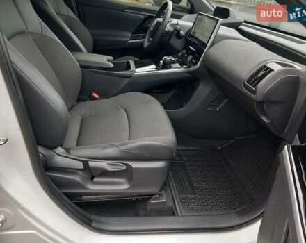 Білий Тойота bZ4X, об'ємом двигуна 0 л та пробігом 48 тис. км за 25300 $, фото 25 на Automoto.ua