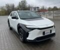 Белый Тойота bZ4X, объемом двигателя 0 л и пробегом 5 тыс. км за 24999 $, фото 2 на Automoto.ua