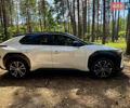 Белый Тойота bZ4X, объемом двигателя 0 л и пробегом 26 тыс. км за 28000 $, фото 2 на Automoto.ua